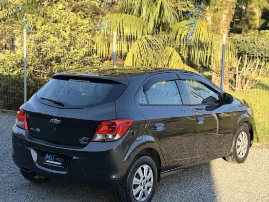 CHEVROLET-ONIX-1.0 MPFI JOY 8V FLEX 4P MANUAL CHEVROLET-ONIX-2017