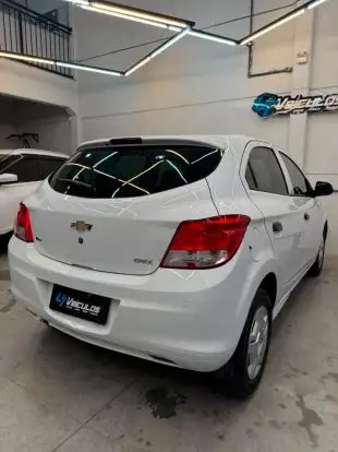 CHEVROLET-ONIX-1.0 MPFI LS 8V FLEX 4P MANUAL CHEVROLET-ONIX-2015