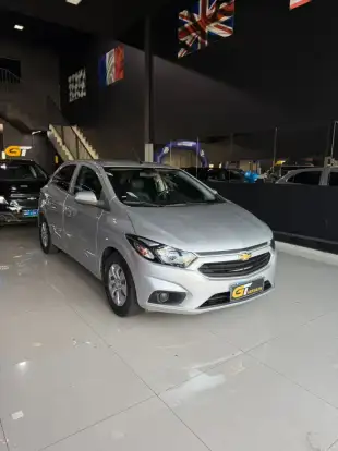 CHEVROLET-ONIX-2018