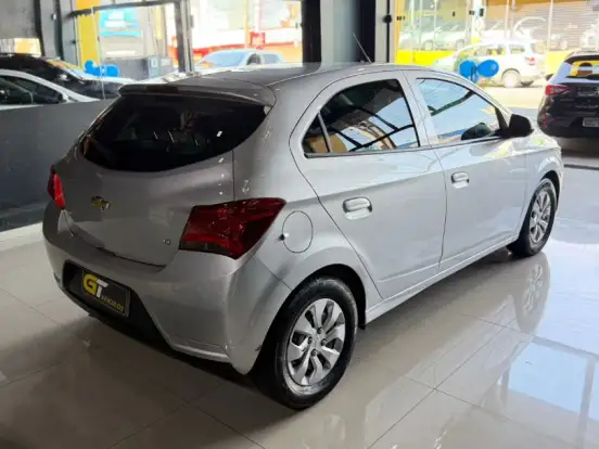 CHEVROLET-ONIX-1.0 MPFI LT 8V FLEX 4P MANUAL CHEVROLET-ONIX-2018