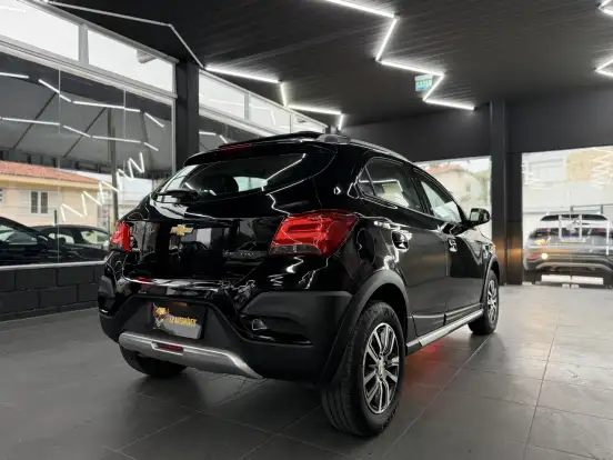 CHEVROLET-ONIX-2017