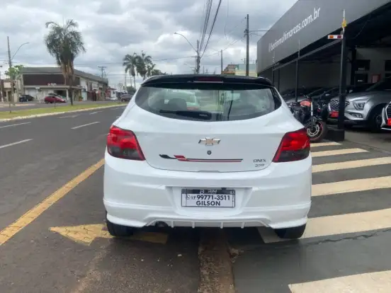 CHEVROLET-ONIX-2016