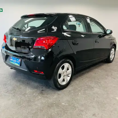 CHEVROLET-ONIX-2018