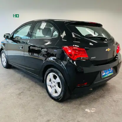 CHEVROLET-ONIX-2018