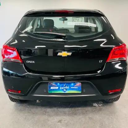 CHEVROLET-ONIX-2018