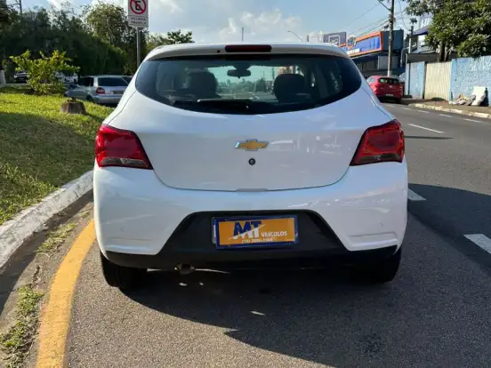 CHEVROLET-ONIX-1.4 MPFI LT 8V FLEX 4P AUTOMÁTICO CHEVROLET-ONIX-2017