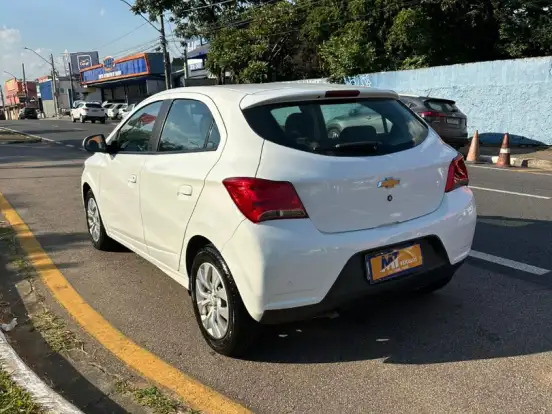 CHEVROLET-ONIX-1.4 MPFI LT 8V FLEX 4P AUTOMÁTICO CHEVROLET-ONIX-2017