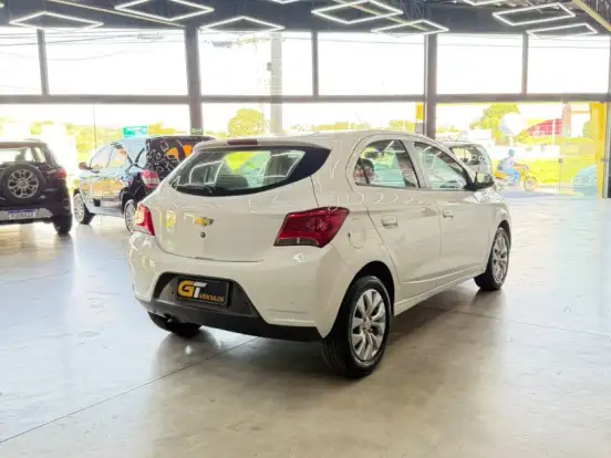 CHEVROLET-ONIX-1.4 MPFI LT 8V FLEX 4P AUTOMÁTICO CHEVROLET-ONIX-2017