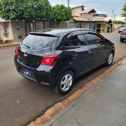 CHEVROLET-ONIX-1.4 MPFI LT 8V FLEX 4P AUTOMÁTICO CHEVROLET-ONIX-2018