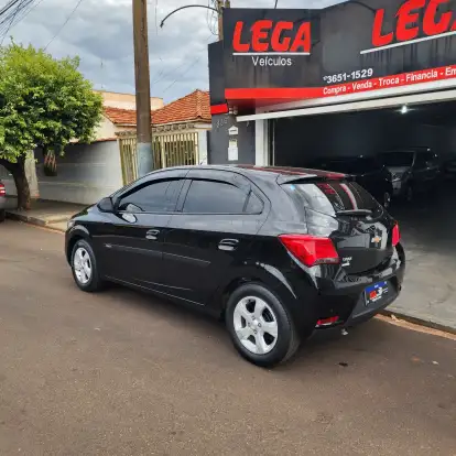 CHEVROLET-ONIX-2018