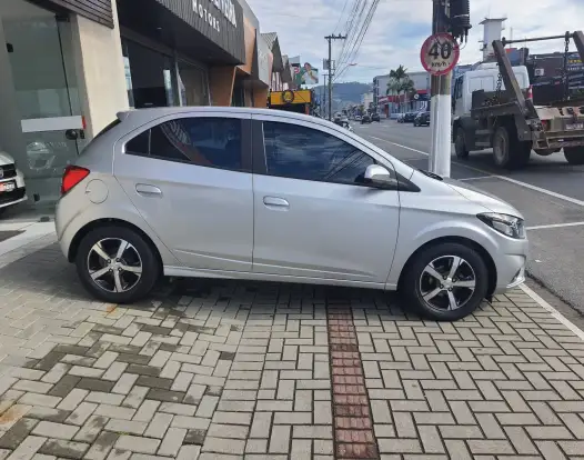 CHEVROLET-ONIX-2019