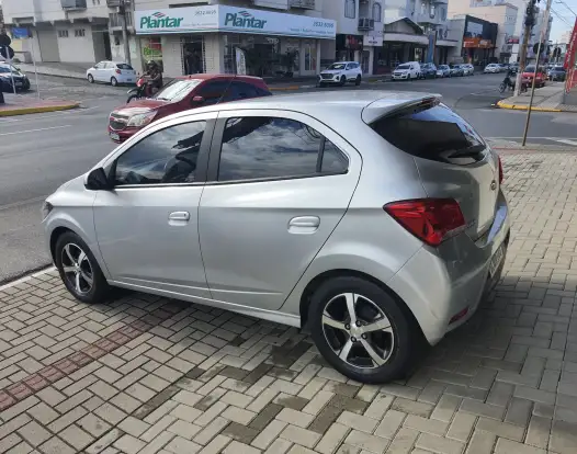 CHEVROLET-ONIX-2019