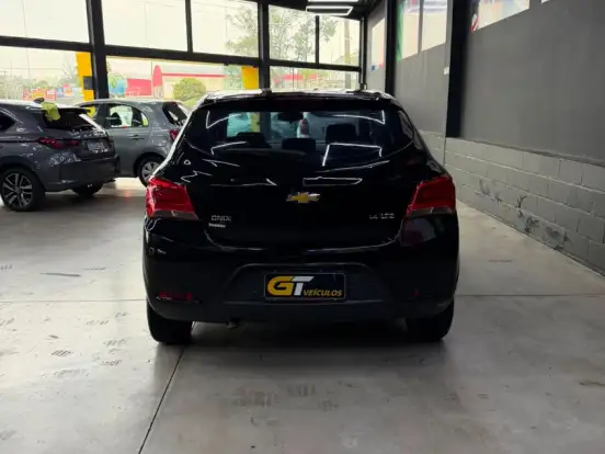 CHEVROLET-ONIX-1.4 MPFI LTZ 8V FLEX 4P MANUAL CHEVROLET-ONIX-2018