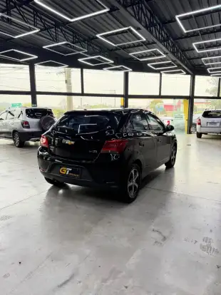 CHEVROLET-ONIX-2018