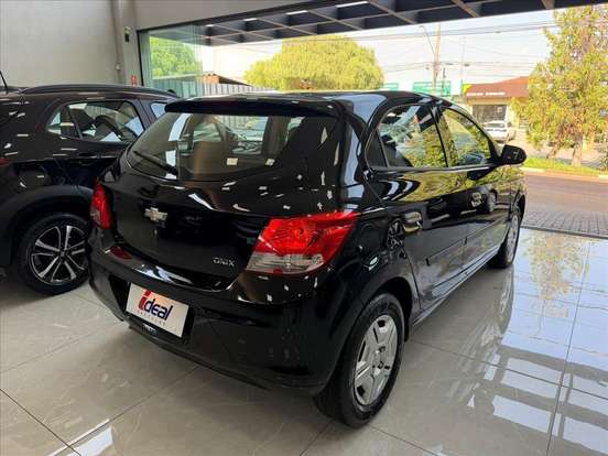 CHEVROLET-ONIX-1.0 MPFI LS 8V FLEX 4P MANUAL CHEVROLET-ONIX-2014