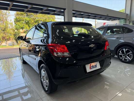 CHEVROLET-ONIX-2014