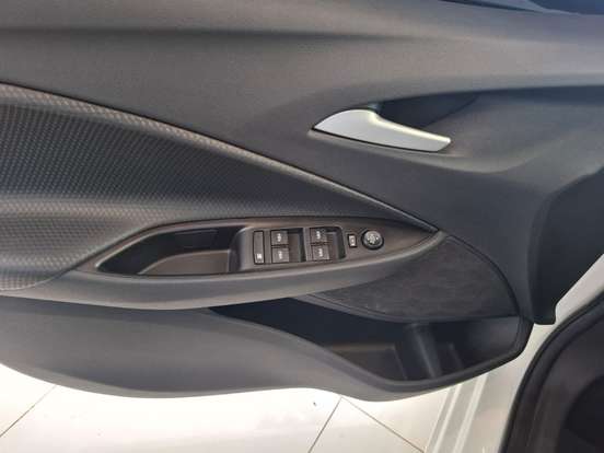 CHEVROLET-ONIX-2023