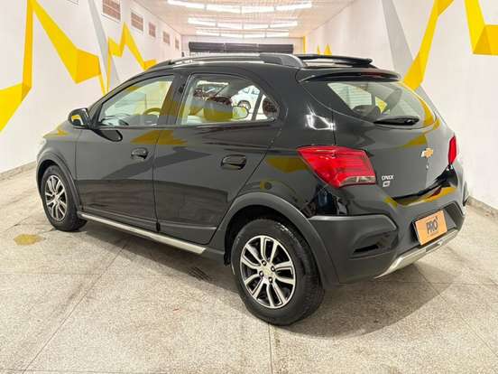 CHEVROLET-ONIX-1.4 MPFI ACTIV 8V FLEX 4P AUTOMÁTICO CHEVROLET-ONIX-2016