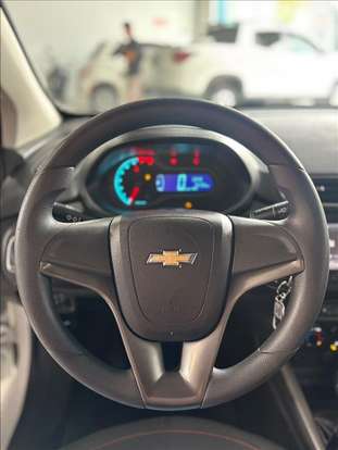 CHEVROLET-ONIX-2015