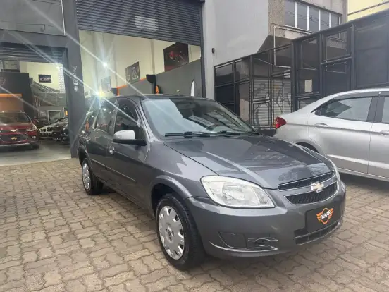 CHEVROLET-PRISMA-2012