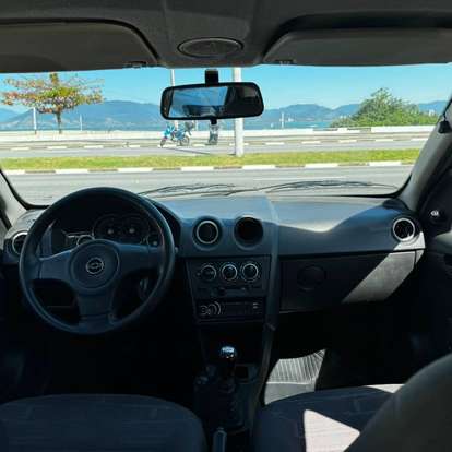 CHEVROLET-PRISMA-2010