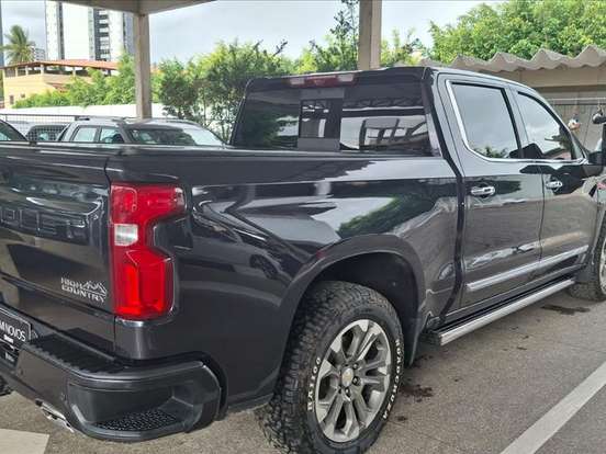 CHEVROLET-SILVERADO-5.3 V8 GASOLINA 1500 HIGH COUNTRY 4X4 AUTOMÁTICO CHEVROLET-SILVERADO-2024