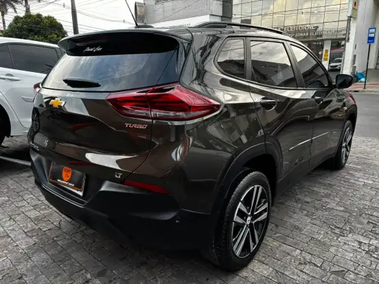 CHEVROLET-TRACKER-2023