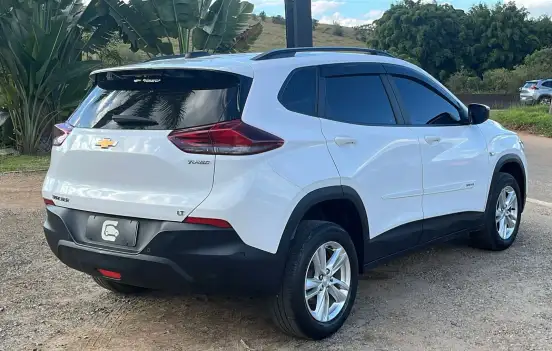 CHEVROLET-TRACKER-2023