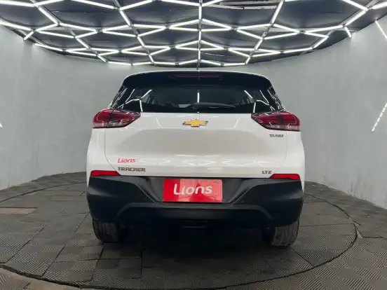 CHEVROLET-TRACKER-2025