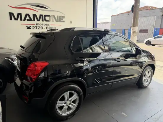 CHEVROLET-TRACKER-2018
