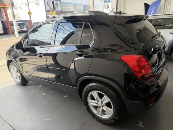 CHEVROLET-TRACKER-2018