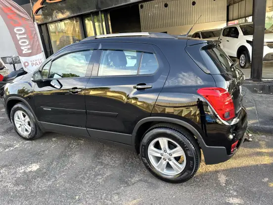 CHEVROLET-TRACKER-2017