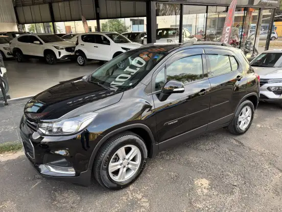 CHEVROLET-TRACKER-2017