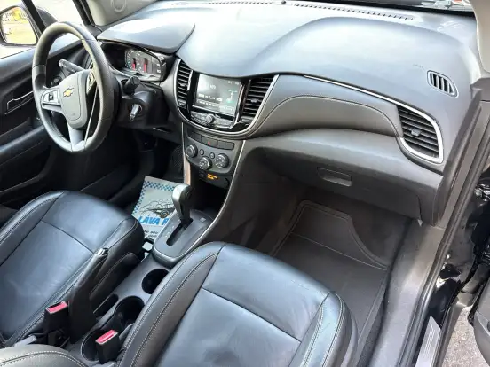 CHEVROLET-TRACKER-2017
