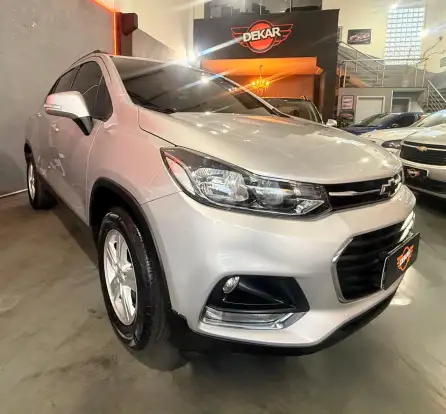 CHEVROLET-TRACKER-2018