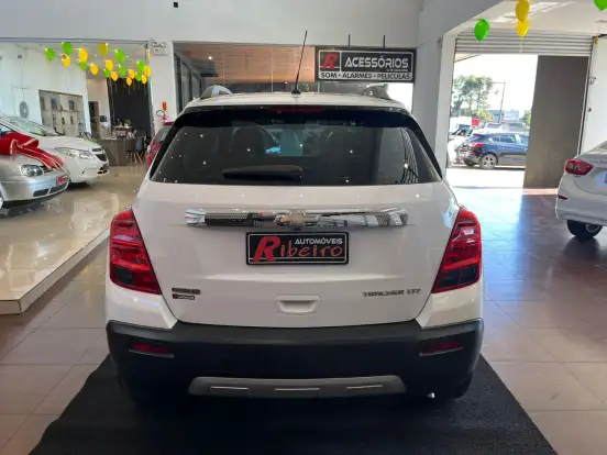 CHEVROLET-TRACKER-2014