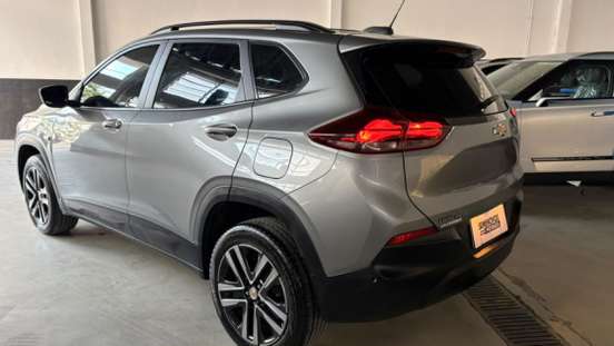 CHEVROLET-TRACKER-2023
