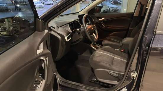 CHEVROLET-TRACKER-2023