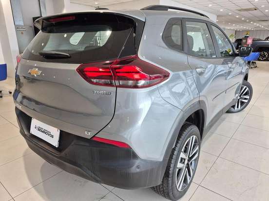 CHEVROLET-TRACKER-2024