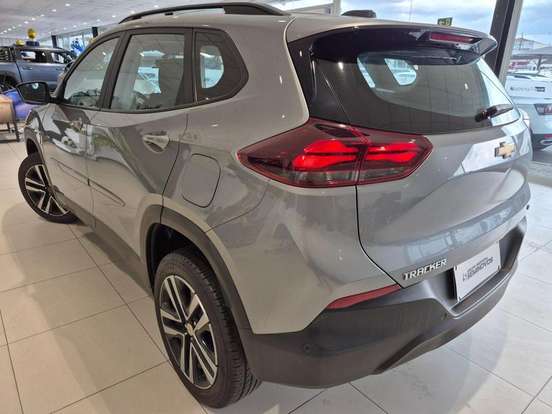 CHEVROLET-TRACKER-2024