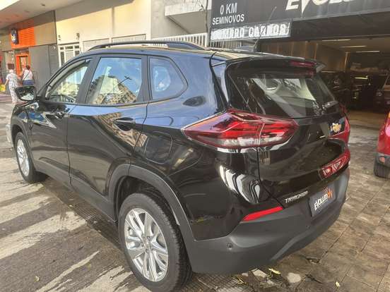 CHEVROLET-TRACKER-2024