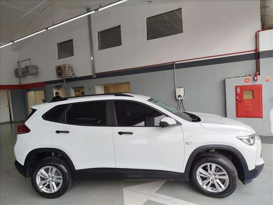 CHEVROLET-TRACKER-2020