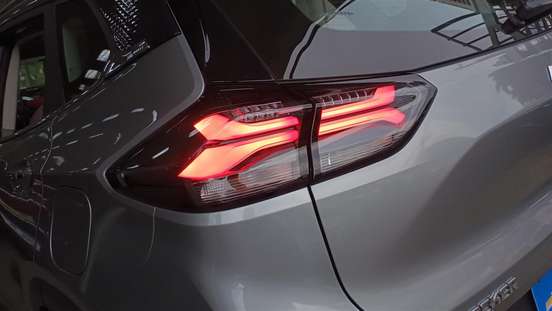 CHEVROLET-TRACKER-2025