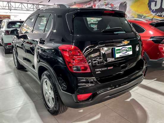 CHEVROLET-TRACKER-2017