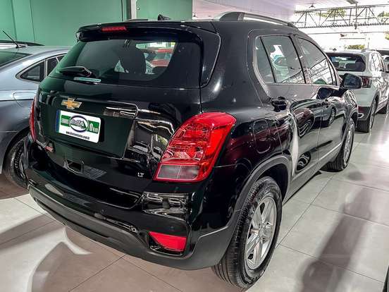 CHEVROLET-TRACKER-2017