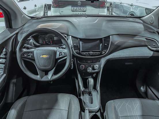 CHEVROLET-TRACKER-2017