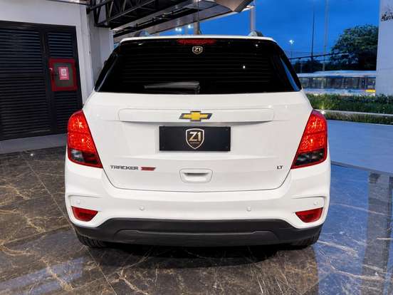 CHEVROLET-TRACKER-2017