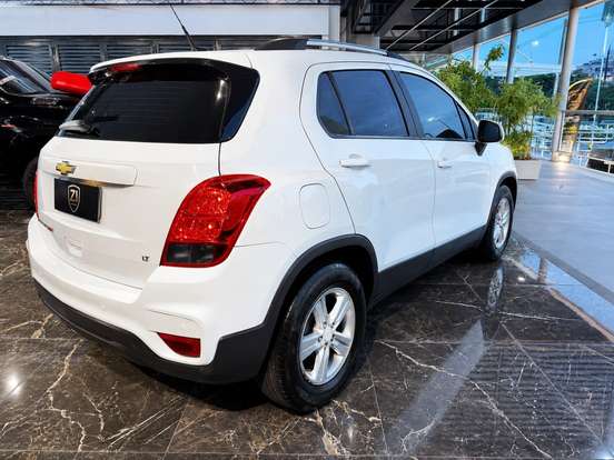 CHEVROLET-TRACKER-2017