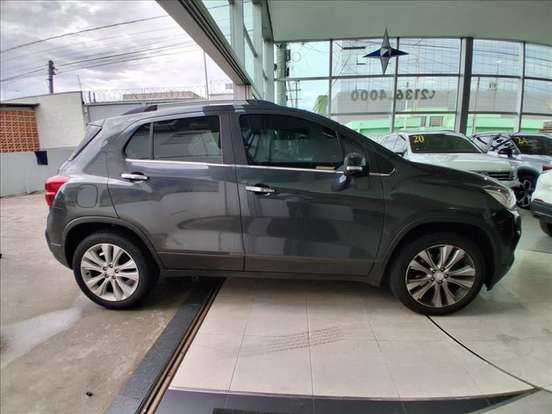 CHEVROLET-TRACKER-2018