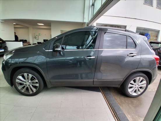 CHEVROLET-TRACKER-2018